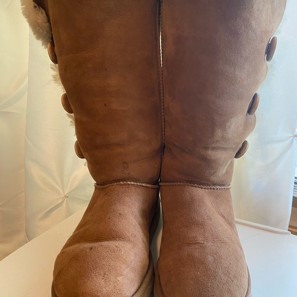 UGG triple Bailey button boots - Picture 3 of 6
